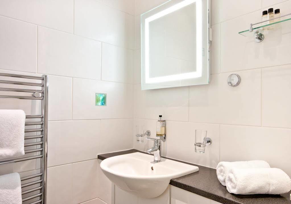 Guest house The Howbeck & The Retreat Incl Off-site Health Club And Parking Ev Point Available
