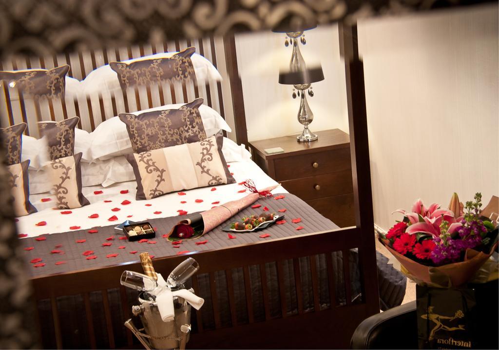 Guest house The Howbeck & The Retreat Incl Off-site Health Club And Parking Ev Point Available