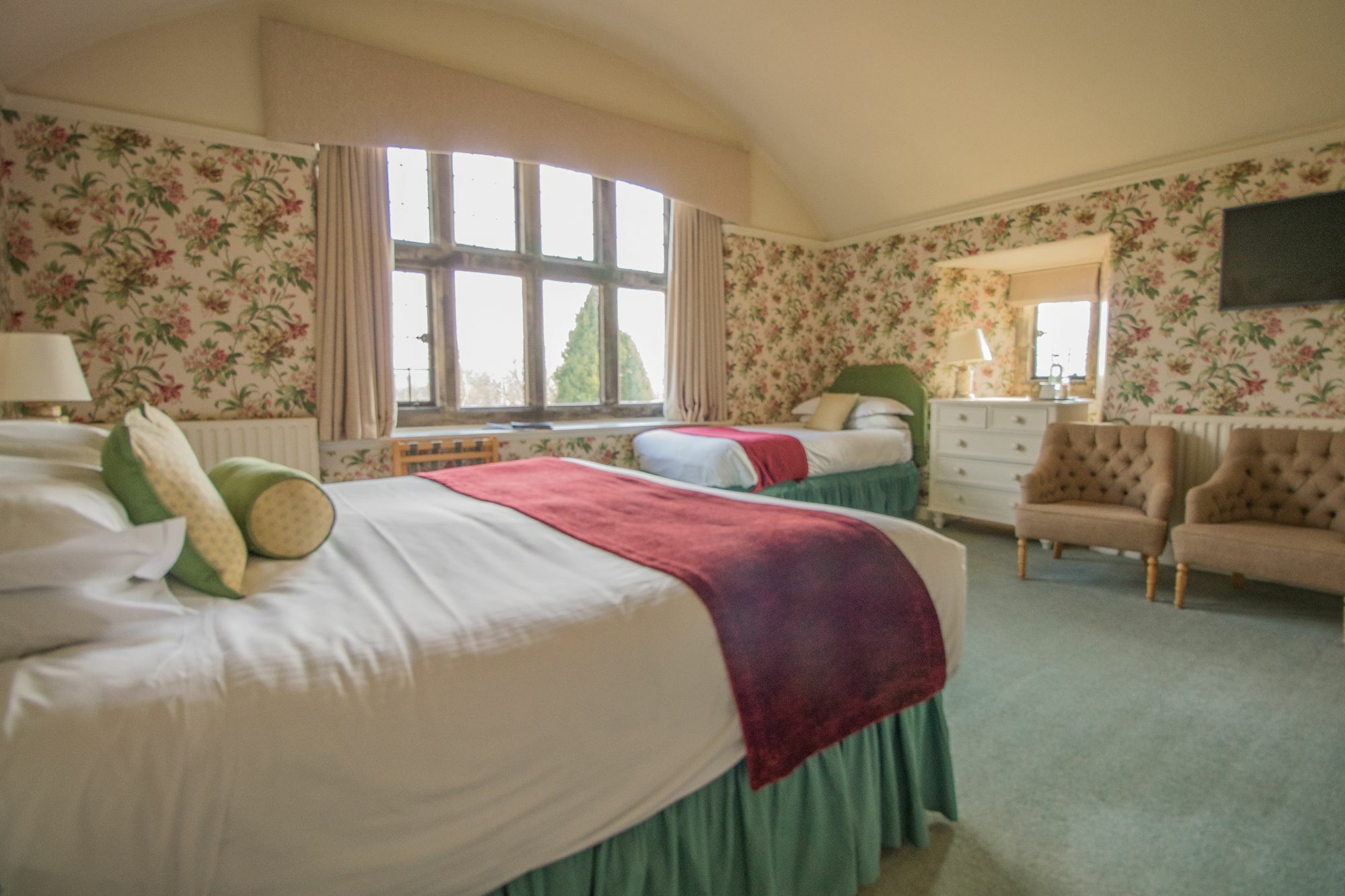 Cragwood Hotel