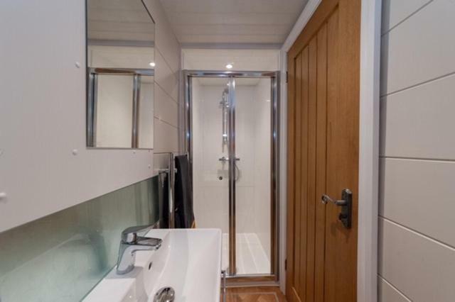 Mistletoe Two Boutique With Hot Tub Holiday home