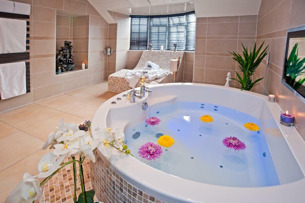 Hotel Boutique & Hot Tubs