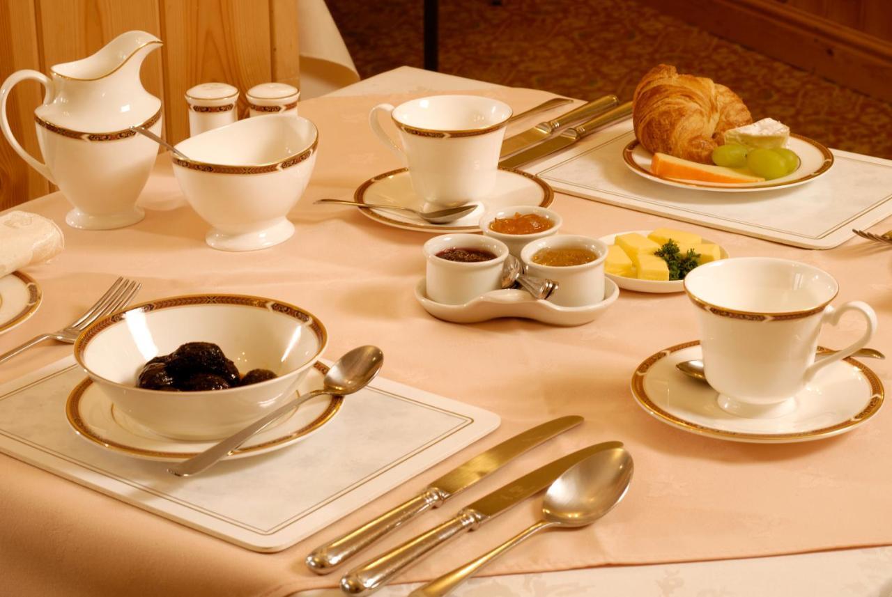 Thornbank House Offering Breakfast And With Free Off Site Health Club