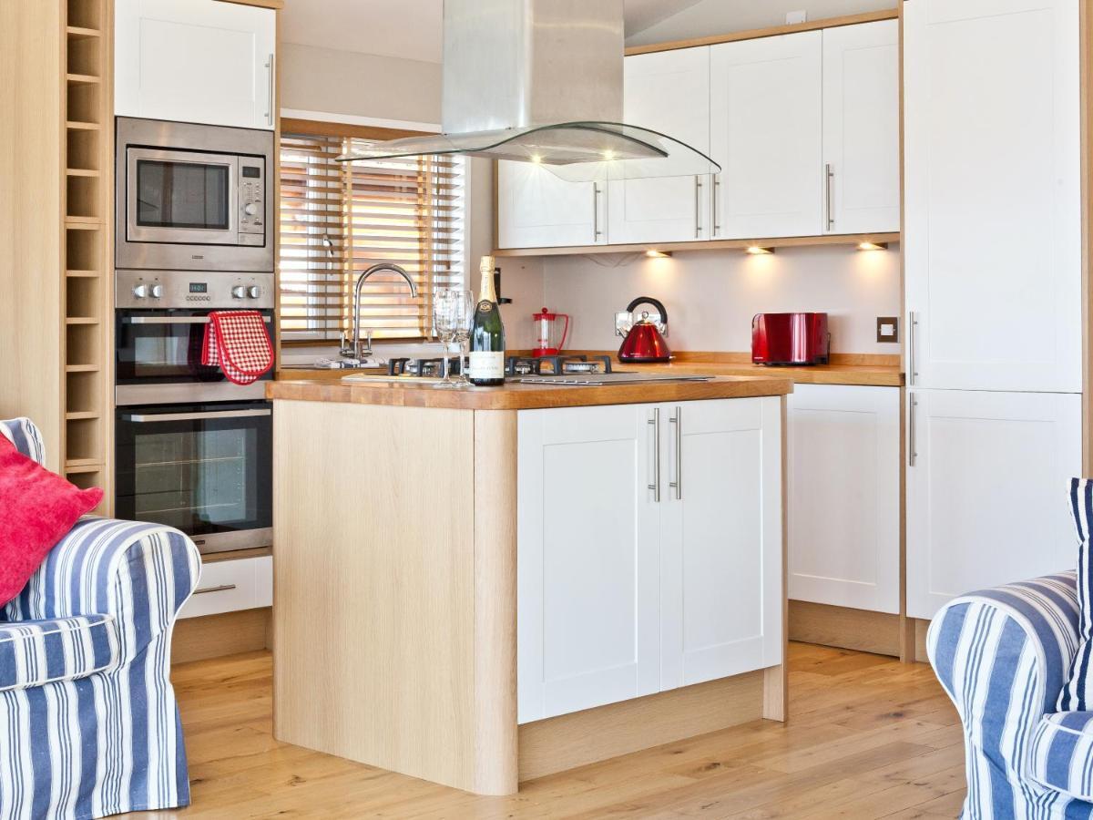 Holiday home On The Lake Windermere