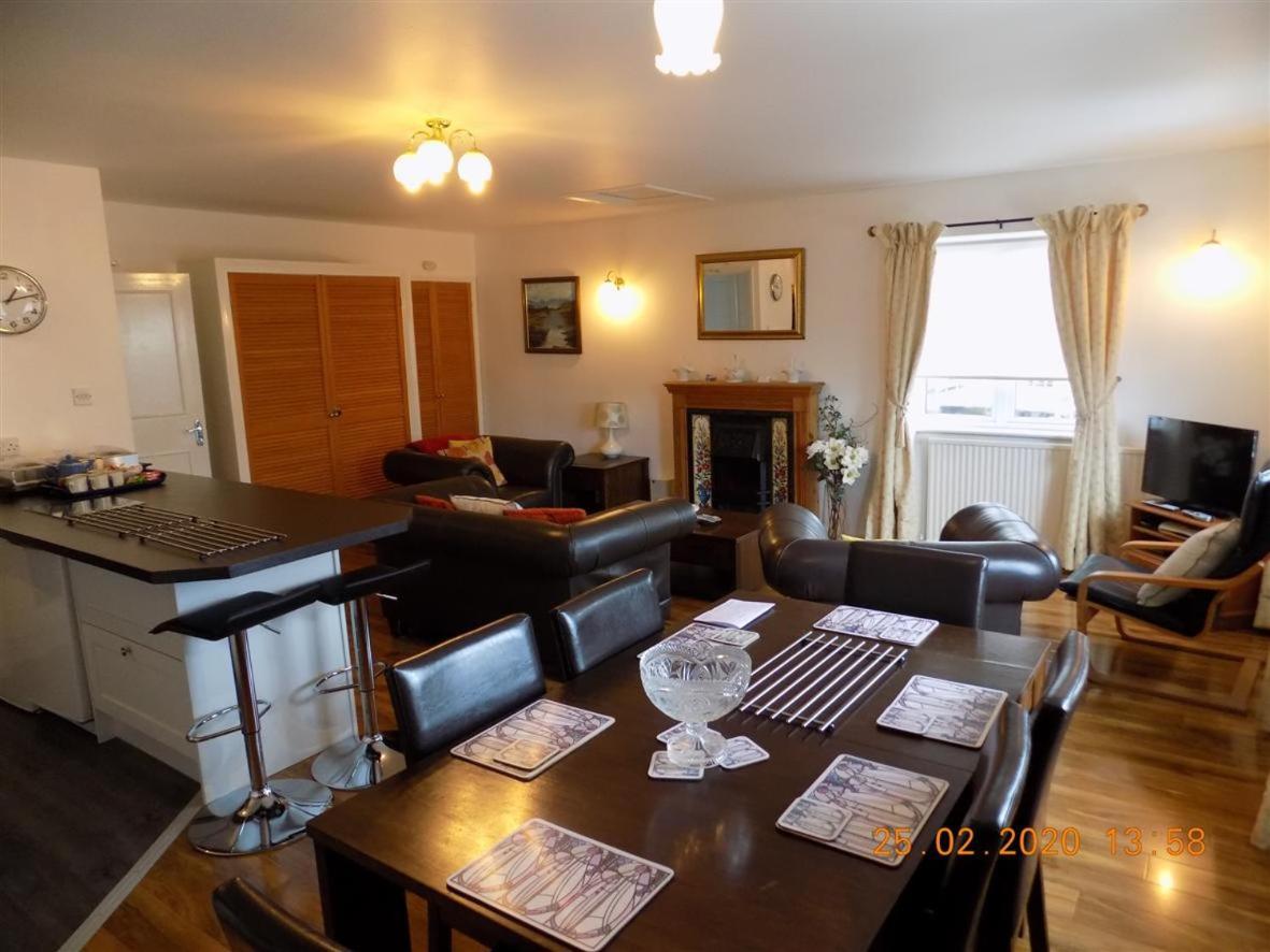 Oakdene Apartments Apartment *