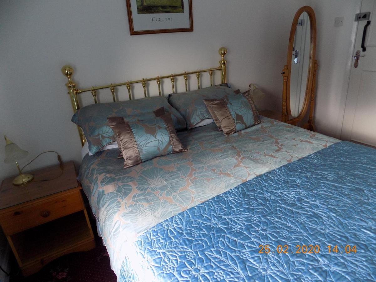 Oakdene Apartments *