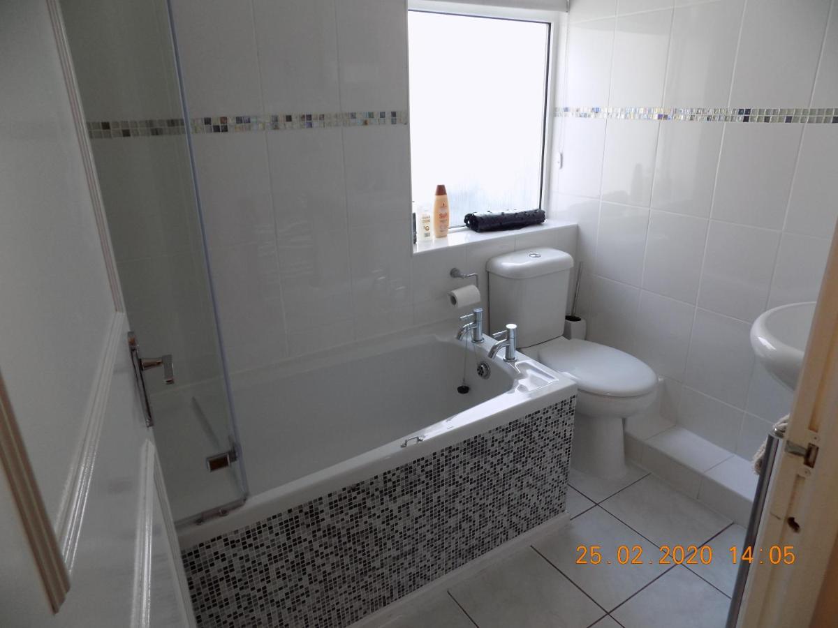 Oakdene Apartments Apartment *