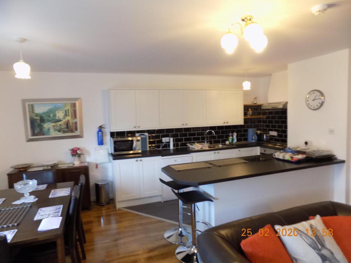 Oakdene Apartments *