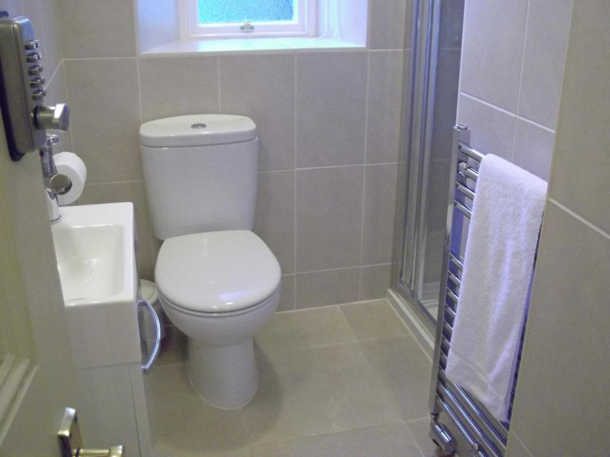 Guest house Holmlea Exclusively For Adults