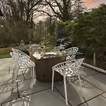Woodlands Family Retreat Windermere With Hot Tub And Sauna
