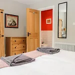Walker\'S Cottage