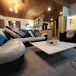 Cheerful 3 Bedroom Lodge At White Cross Bay Windermere