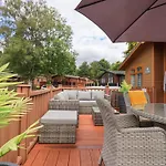 Black Dog Lodge
