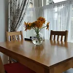 Lyndale Self-Catering Apartment Sleeps 4