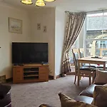 Lyndale Self-Catering Apartment Sleeps 4
