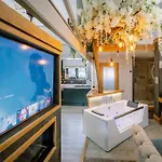 Queen\'S Loft