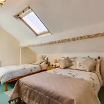 Lindisfarne House - Guest House