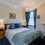Lindisfarne House - Guest House