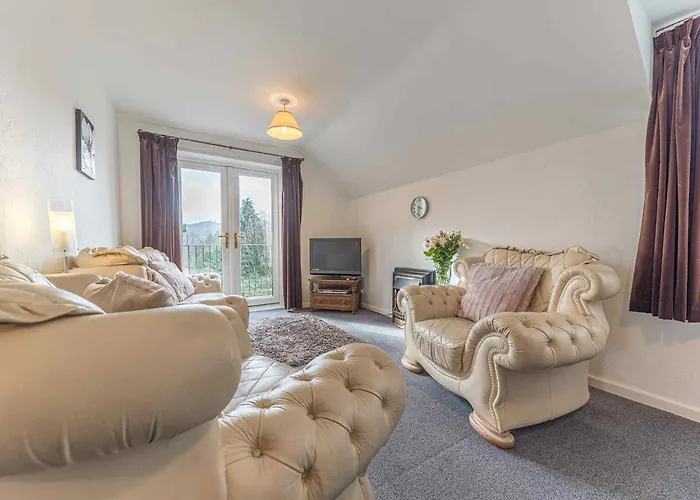 Pass The Keys Comfortable 3 Bed In Central Bowness With Parking