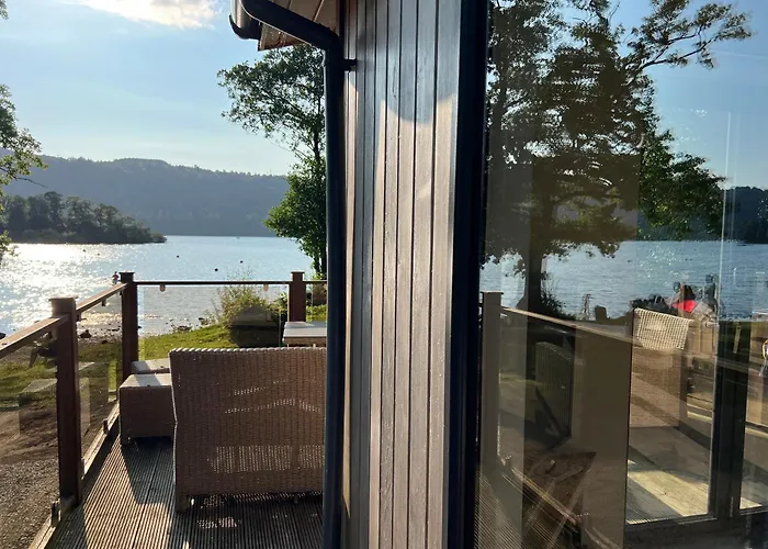 Loubi\'S Lakeside Lodge