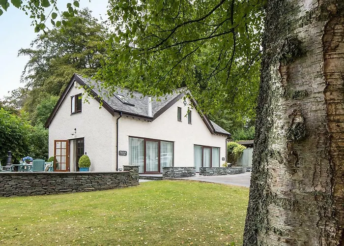 Lakeside Cottage
