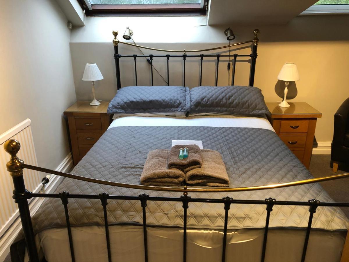 Guest house Autumn Leaves 3*