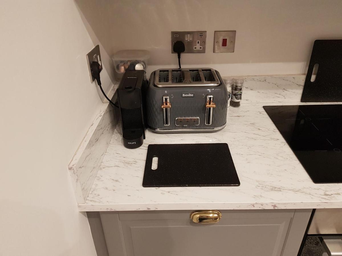 Central Luxury Two Bed Dog Friendly Apartment *