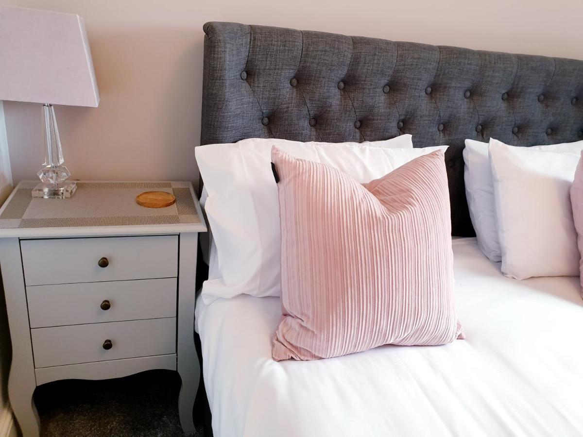 Central Luxury Two Bed Dog Friendly Apartment