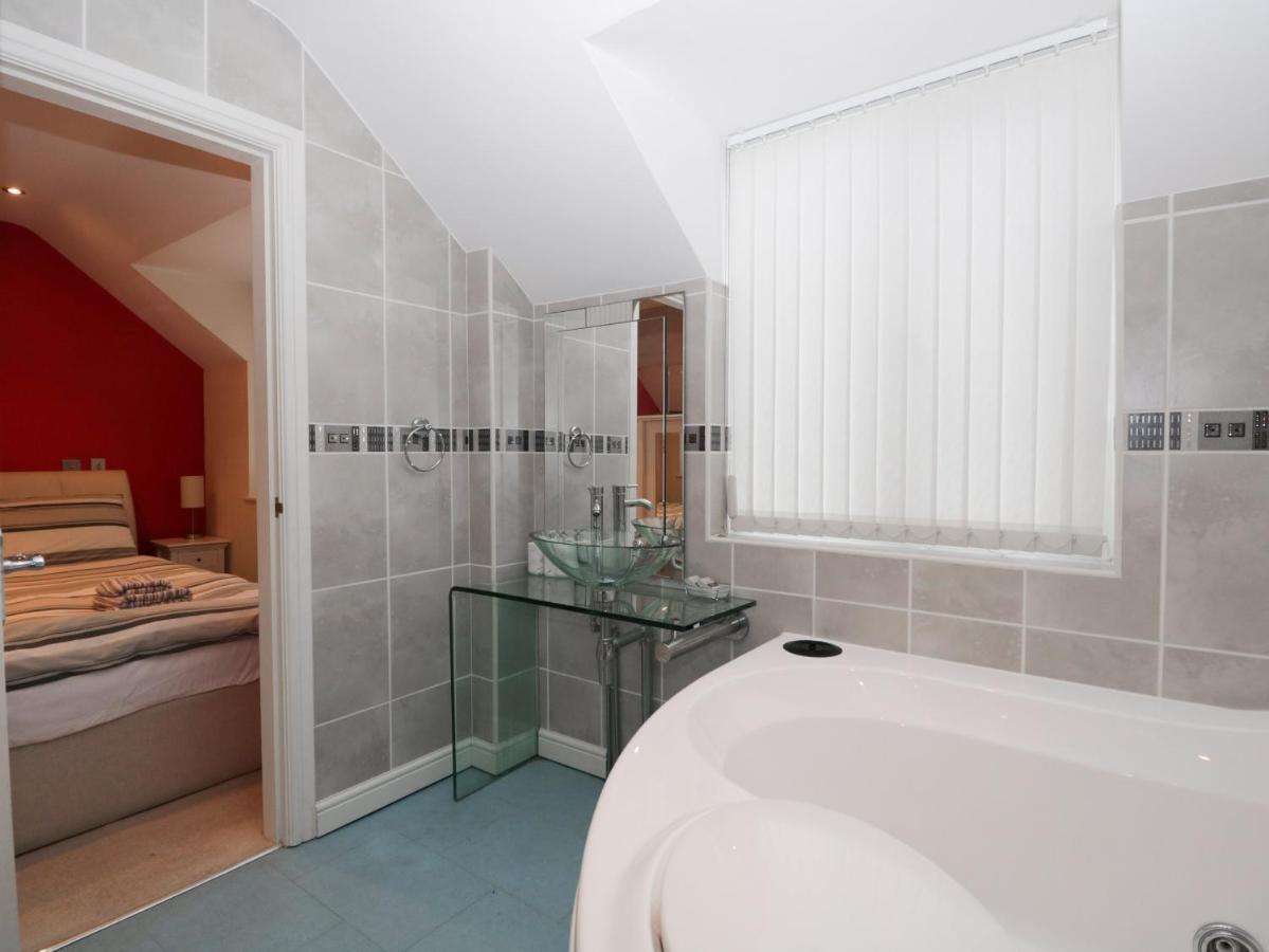 Apartment Ascension Island Windermere