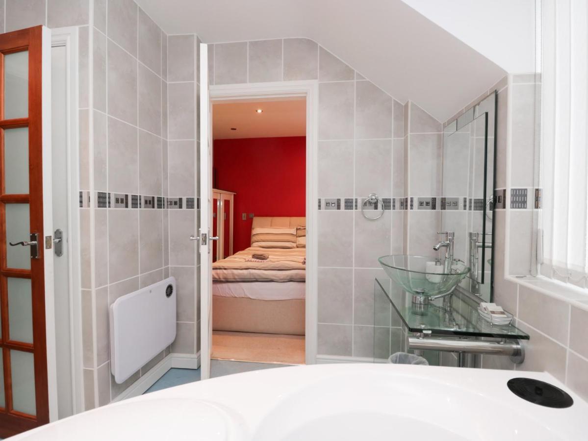 Ascension Island Apartment Windermere