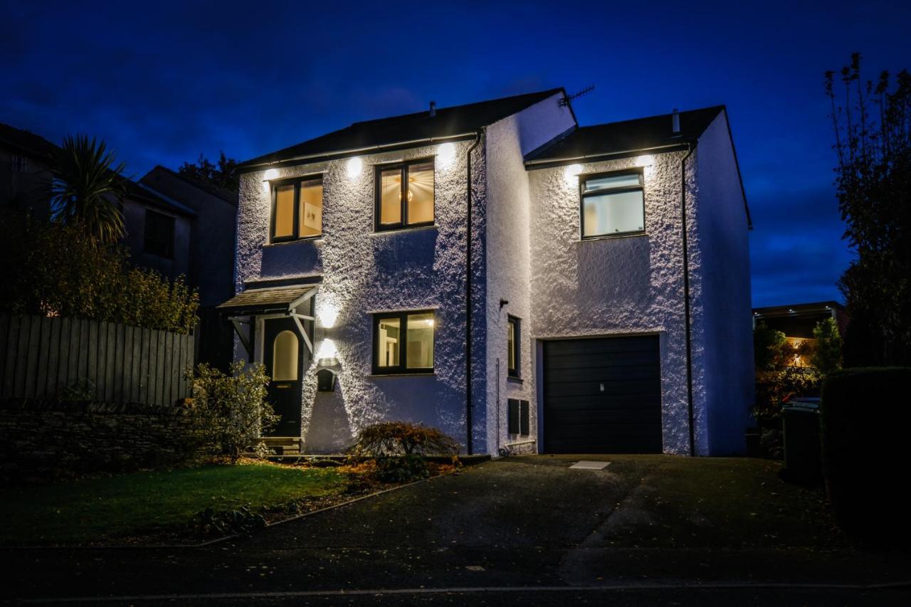 Rockside - Luxury 1 Bedroom With Hot Tub, Location, Parking And Pet Friendly Holiday home