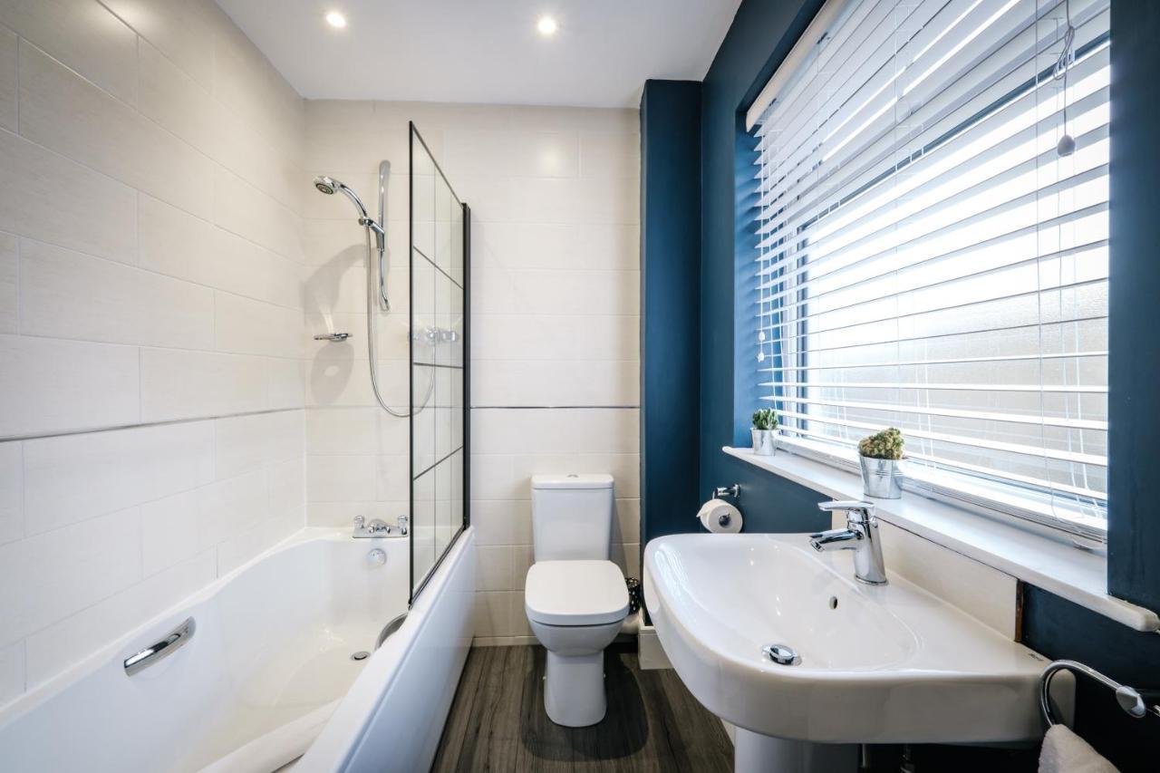 Rockside: Luxury 2-bedroom With Hot Tub And Pet-friendly Central Holiday home