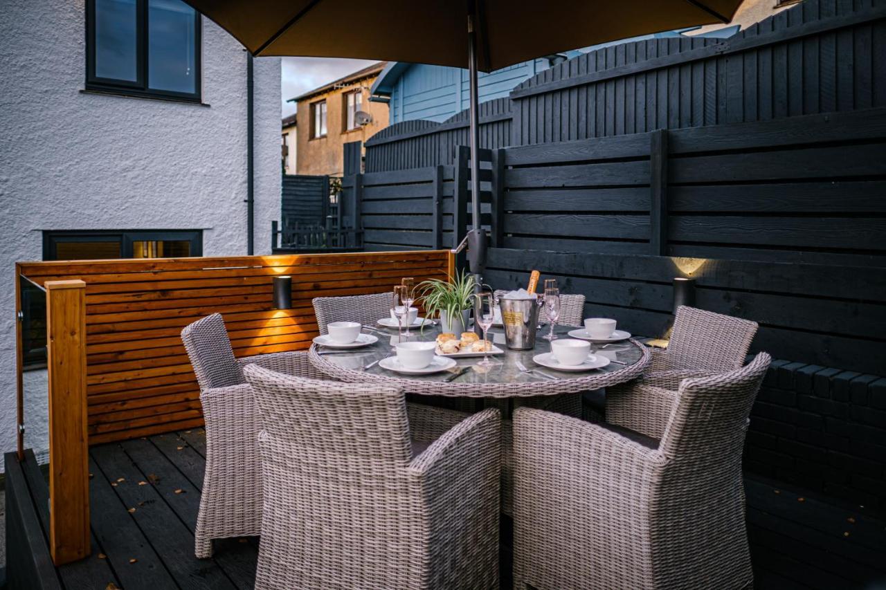 Rockside: Luxury 2-bedroom With Hot Tub And Pet-friendly Central Windermere