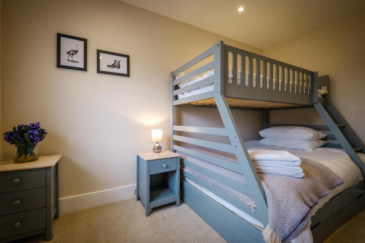 Rockside: Luxury 2-bedroom With Hot Tub And Pet-friendly Central Holiday home Windermere