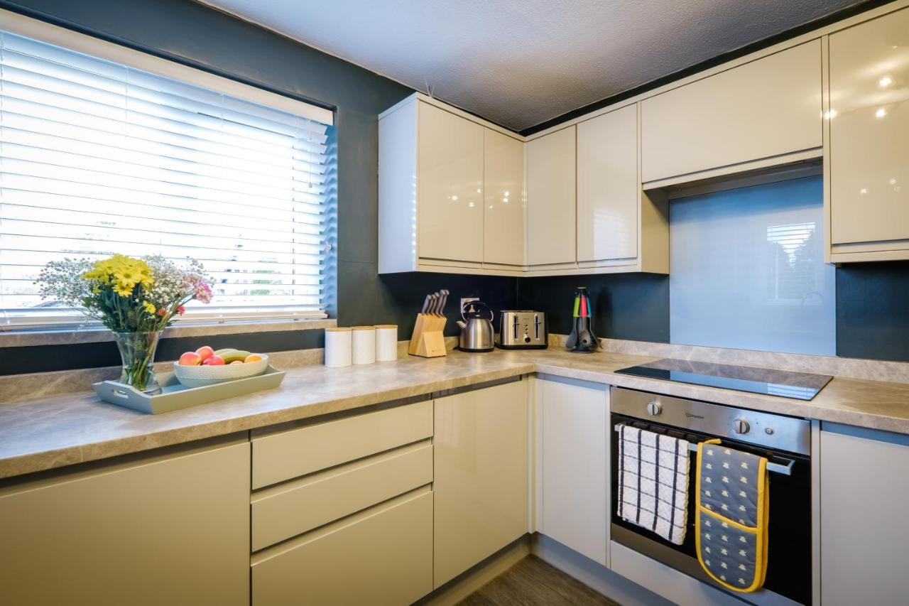 Rockside: Luxury 2-bedroom With Hot Tub And Pet-friendly Central Holiday home