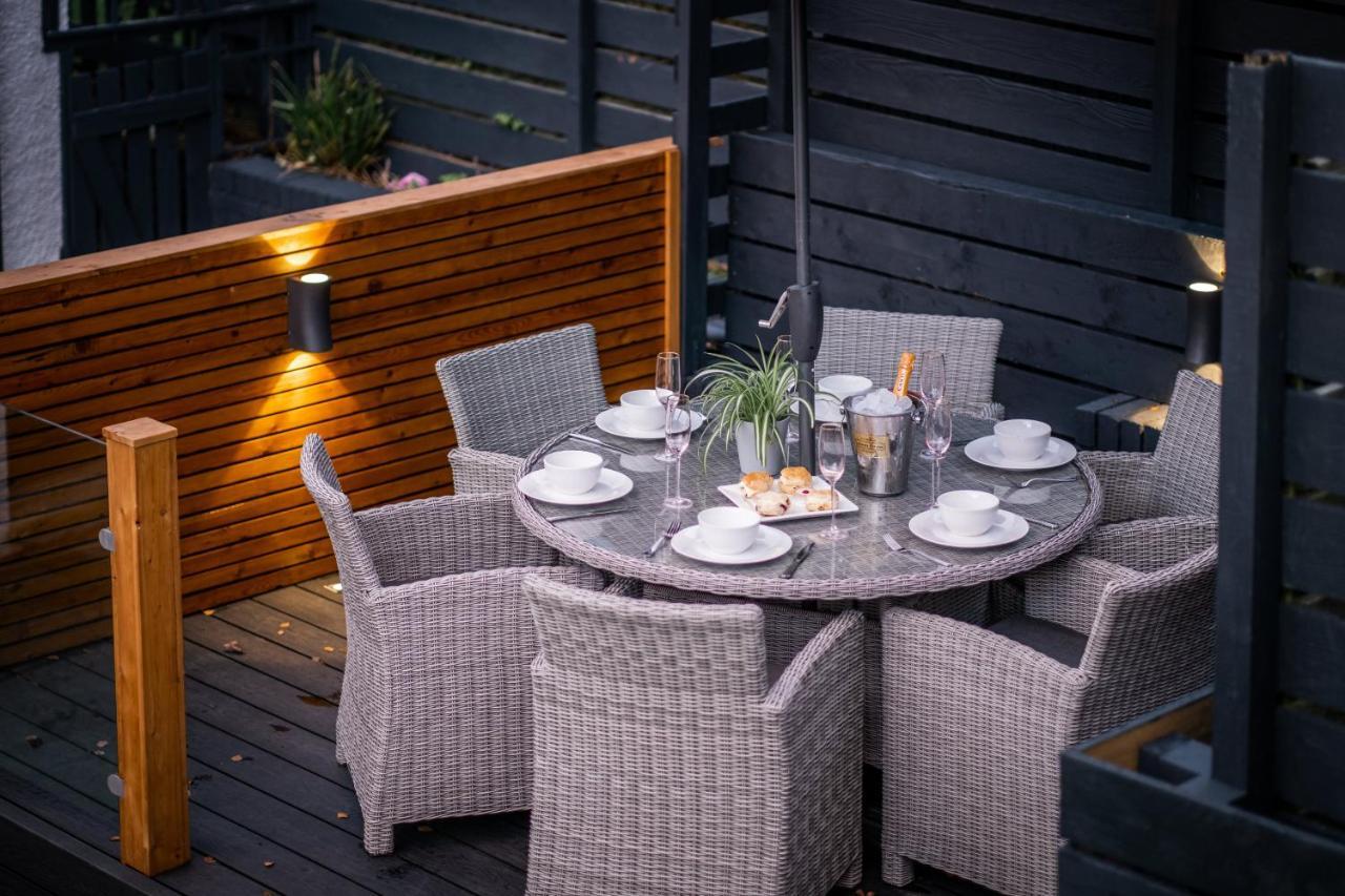 Rockside - Luxury 1 Bedroom With Hot Tub, Location, Parking And Pet Friendly Holiday home