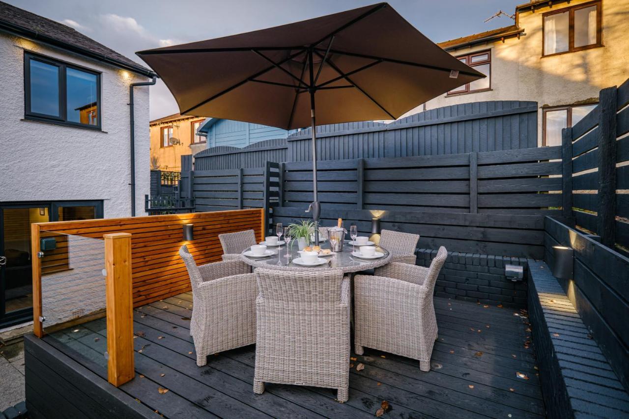 Rockside: Luxury 2-bedroom With Hot Tub And Pet-friendly Central Windermere