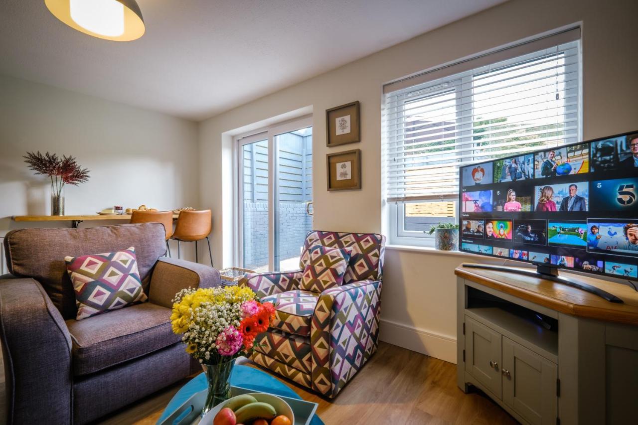 Rockside: Luxury 2-bedroom With Hot Tub And Pet-friendly Central Holiday home *