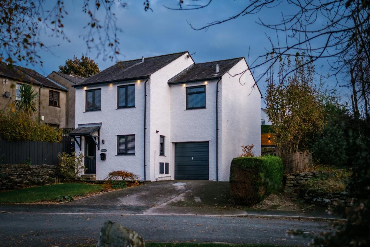 Holiday home Rockside: Luxury 2-bedroom With Hot Tub And Pet-friendly Central Windermere