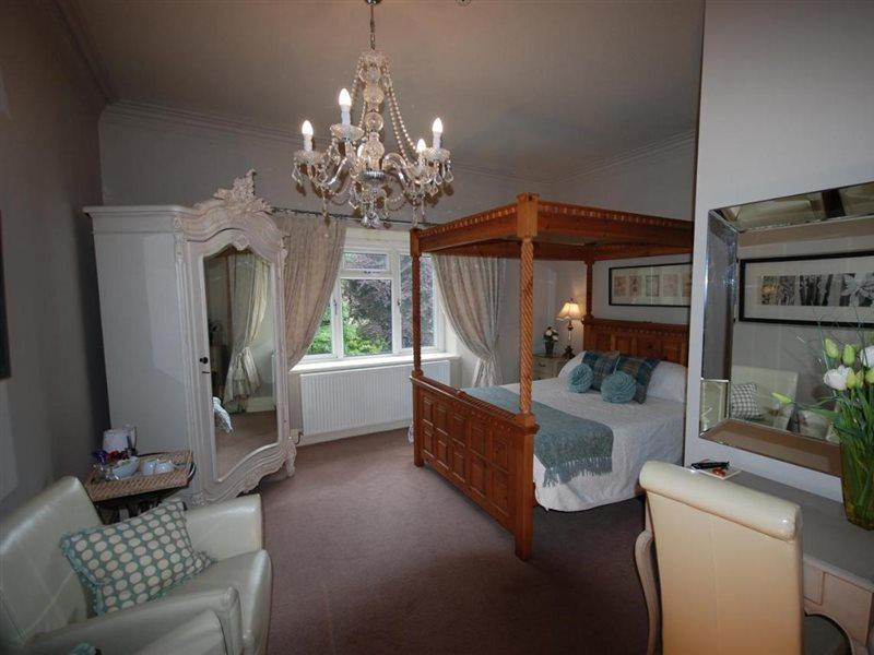 Hilton House * Windermere