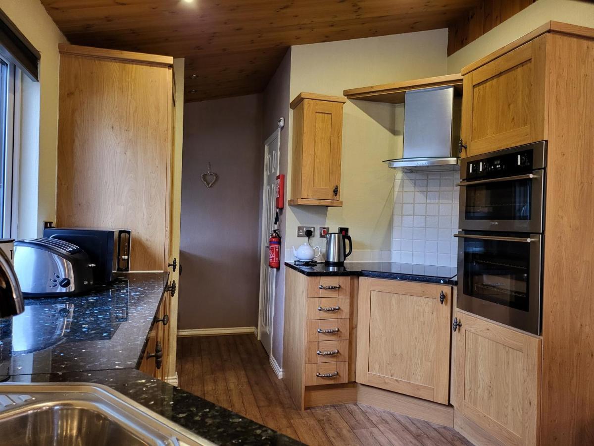 Cheerful 3 Bedroom At White Cross Bay *