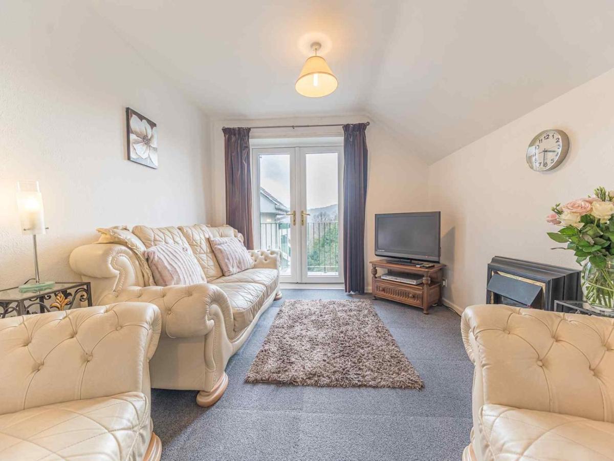 Pass The Keys Comfortable 3 Bed In Bowness With Parking Apartment