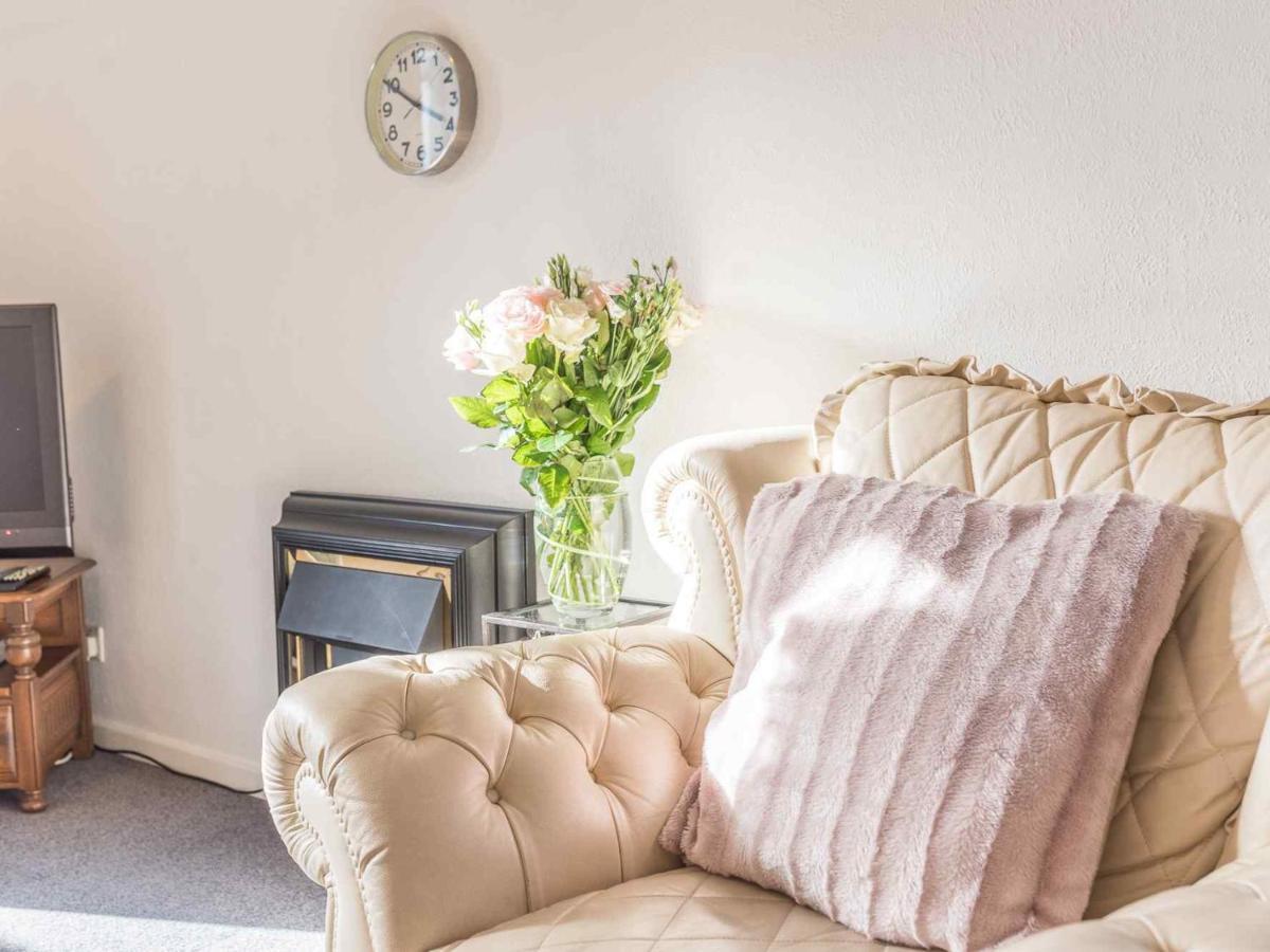 Pass The Keys Comfortable 3 Bed In Bowness With Parking Apartment *