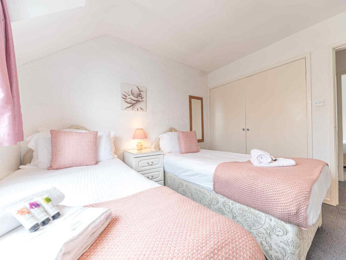 Pass The Keys Comfortable 3 Bed In Bowness With Parking