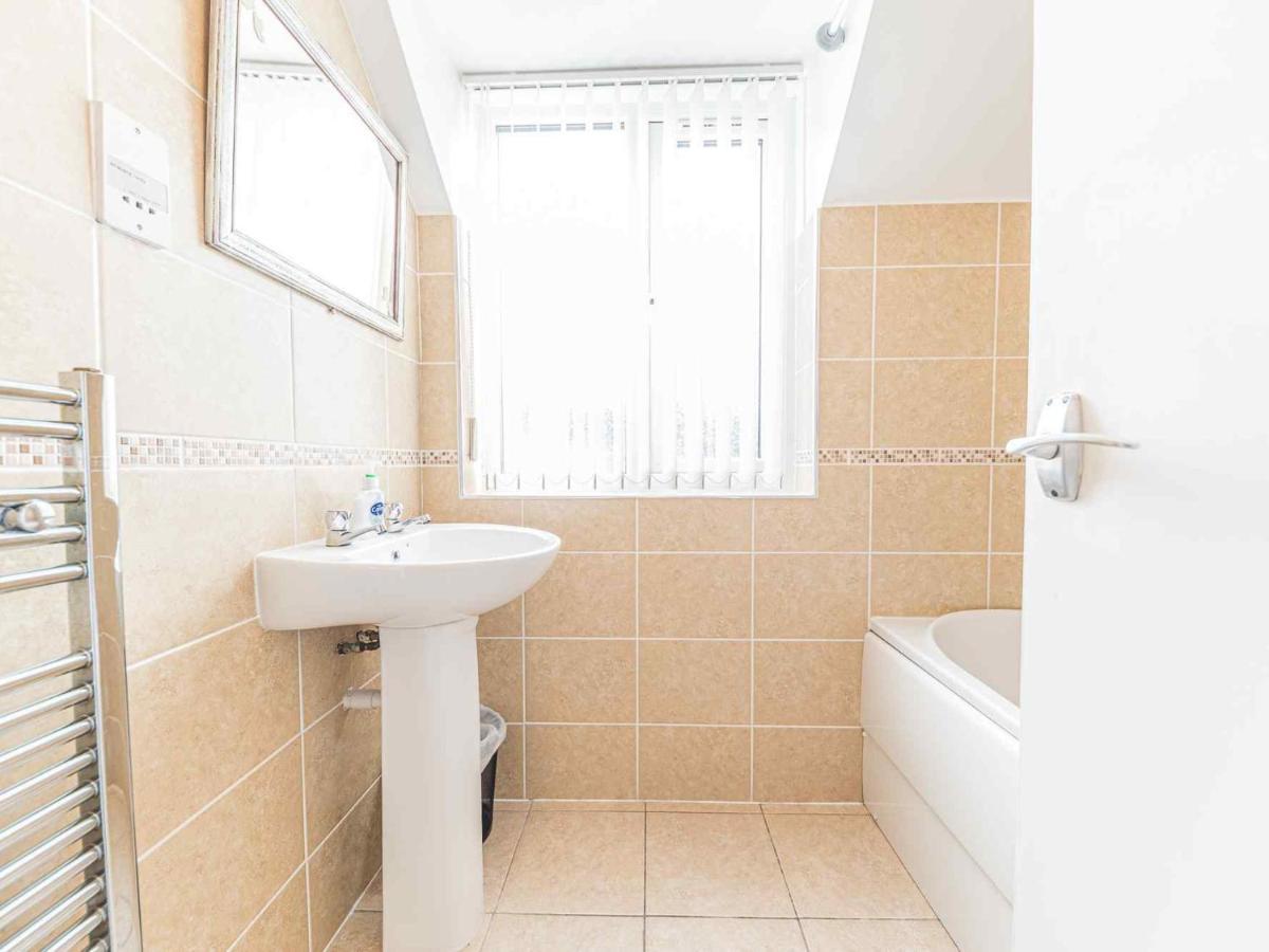 Pass The Keys Comfortable 3 Bed In Bowness With Parking Apartment *