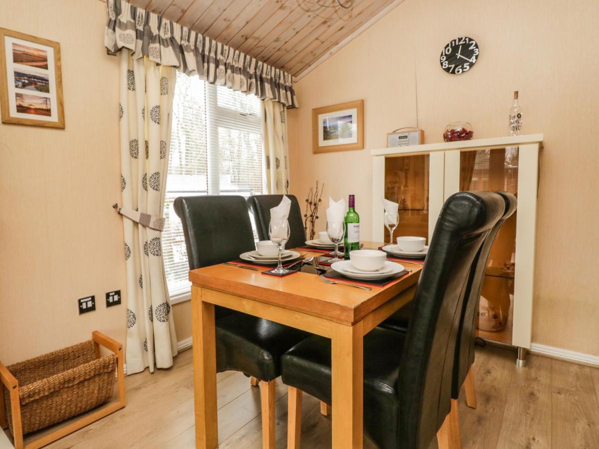 Holiday home Woodland Nook *