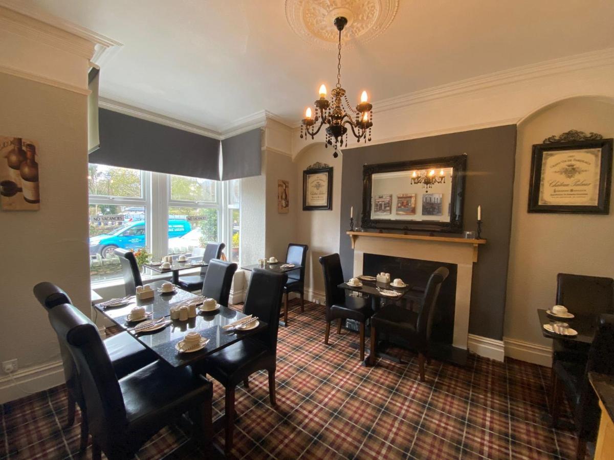 Autumn Leaves 3* Windermere