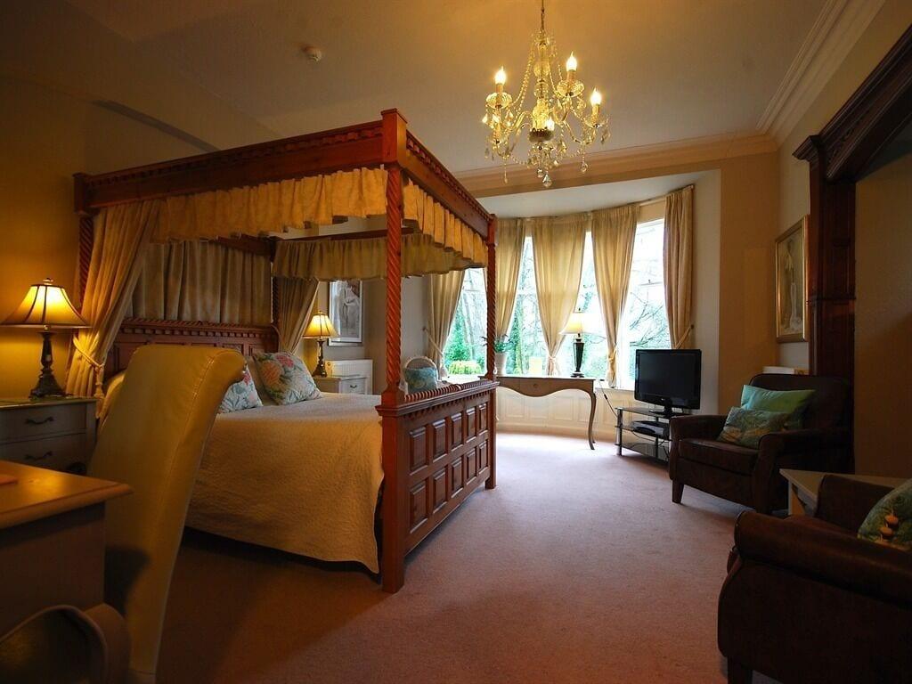 Hilton House