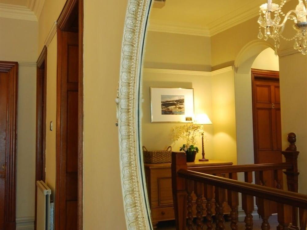 Apartment Hilton House