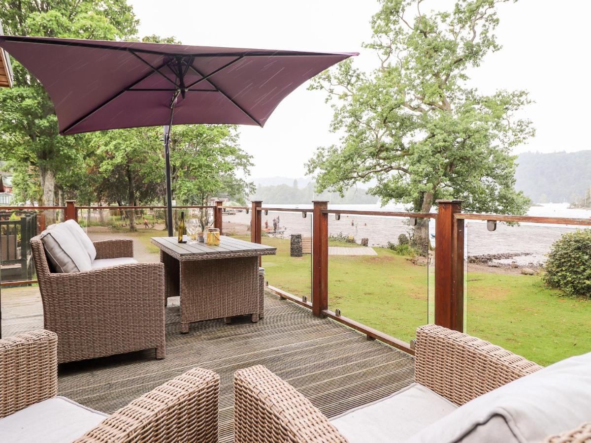 Loubi's Lakeside Holiday home *