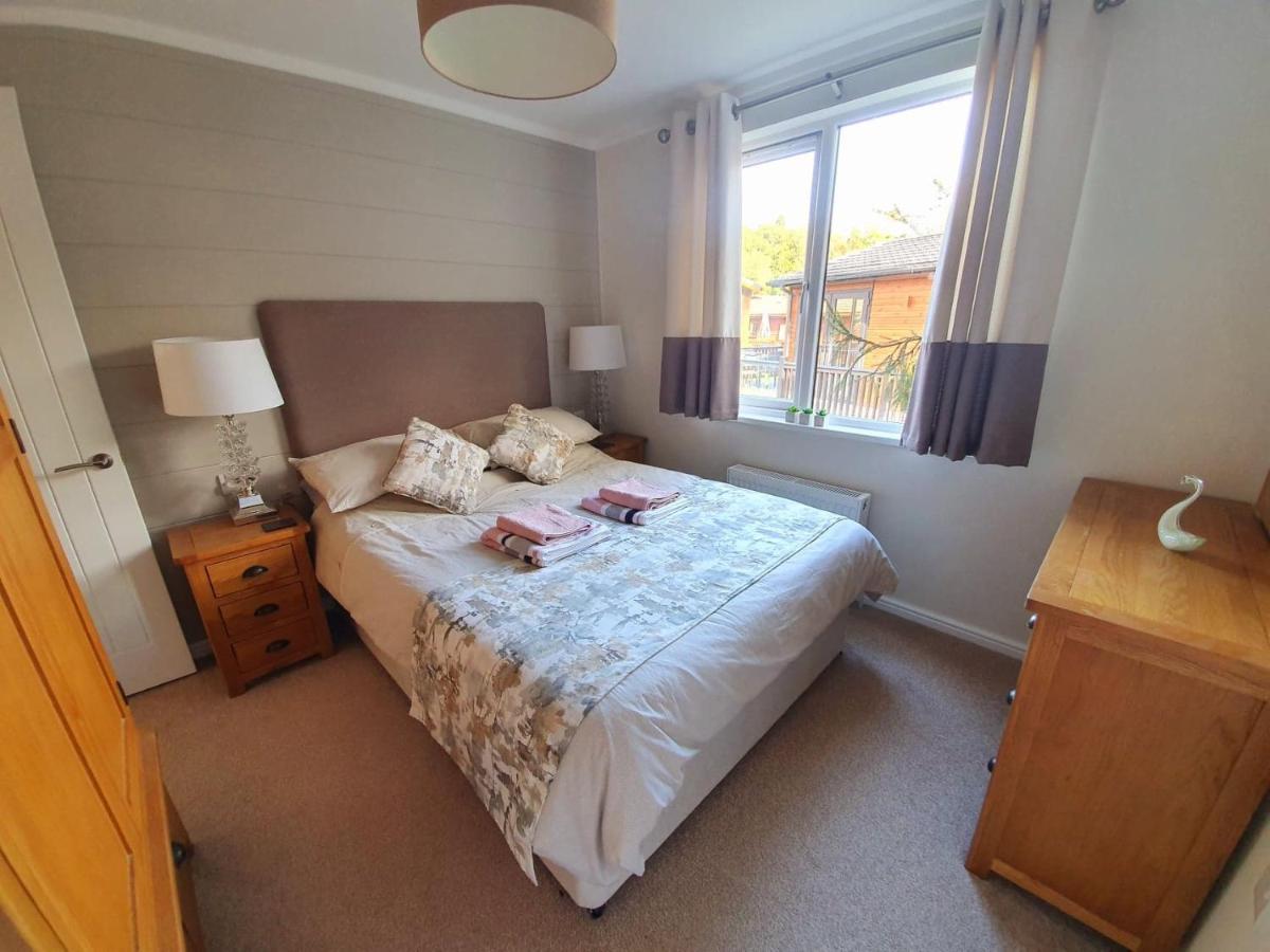 Jaw-dropping With Hot Tub On Holiday home Windermere